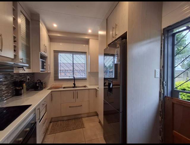 3 BEDROOM HOUSE FOR SALE IN THE ORCHARDS